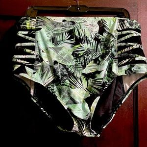 Torrid 2X(18/20)Green Palm Bikini Bottom w/Mesh & Lattice detailing New w/outTag